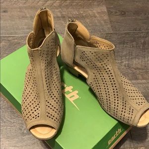 Earth Brand peep toe bootie Keri